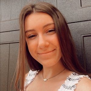 Meet your Posher, Ellie